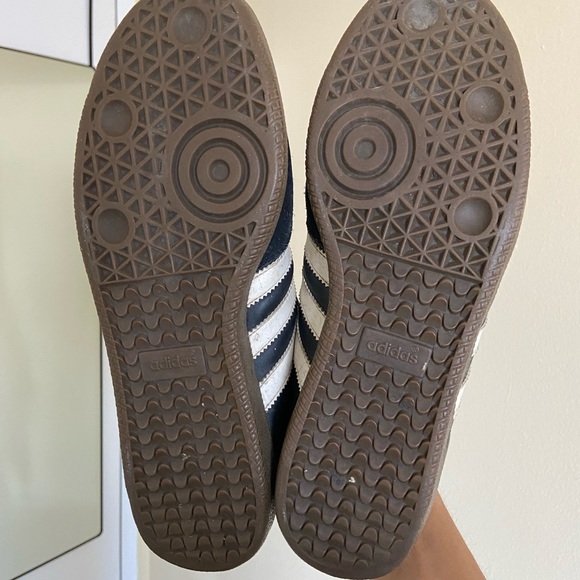 Adidas Samba Classic (US mens size 9) - Picture 8 of 9